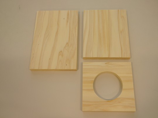 丸くくりぬく「穴あけ加工」でカフェタイムに便利な道具をDIY