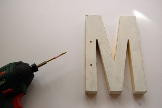 アルファベットのオブジェを使って、ブックエンドを作ってみました!